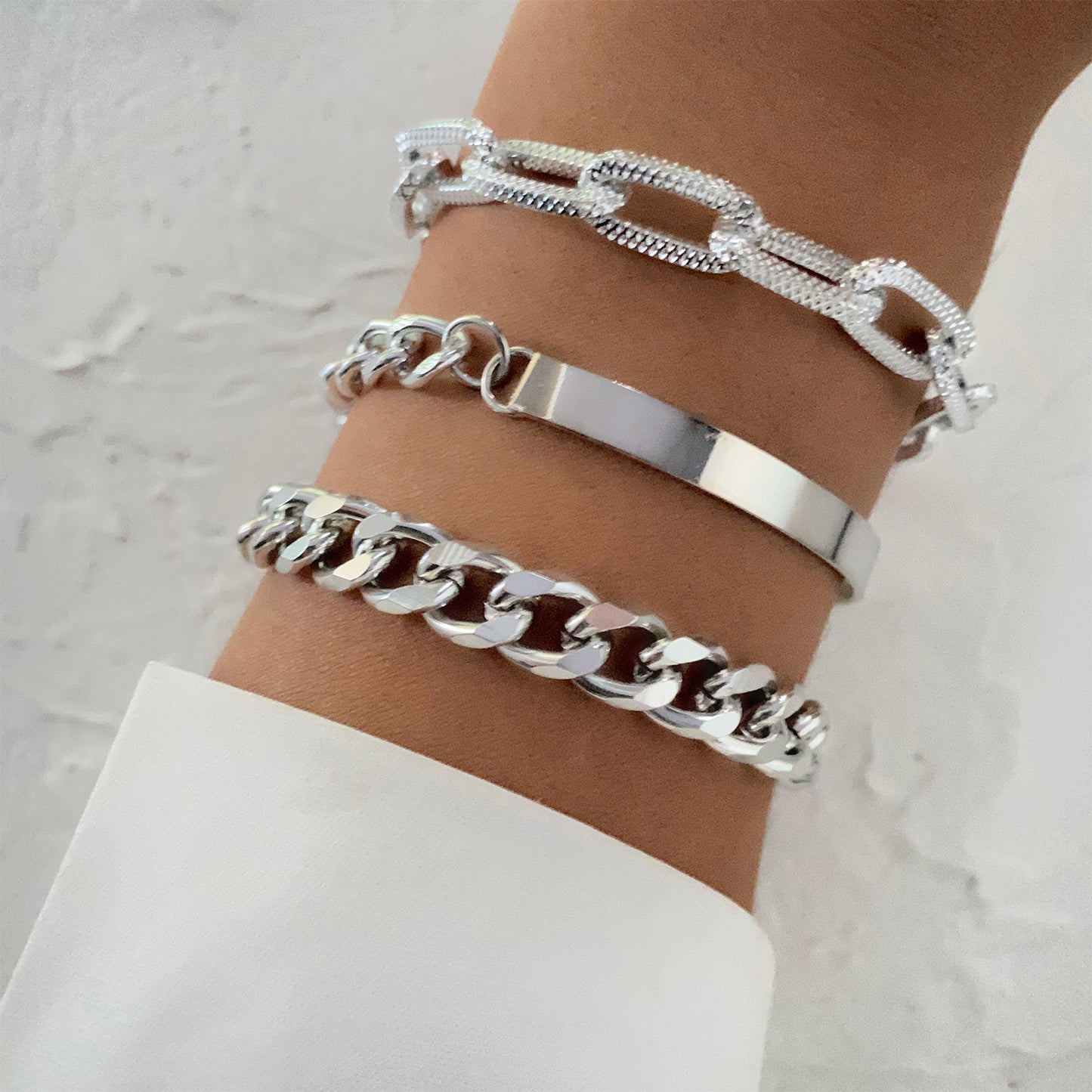 Vintage-inspired Simple Bracelet with Timeless Design, Ideal for Everyday Wear