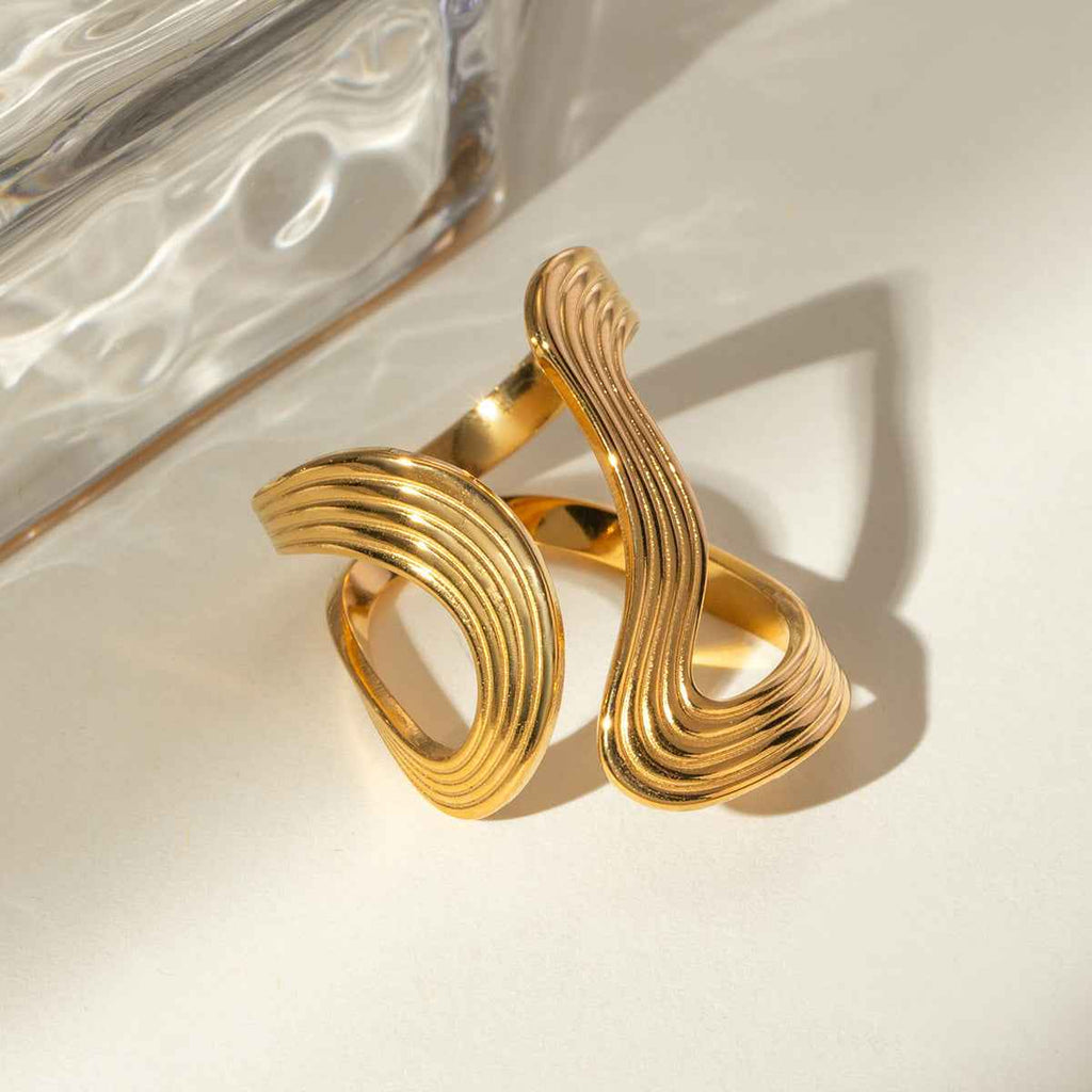 Adjustable Thread Shaped Ring for Stylish Comfort - Vizimy