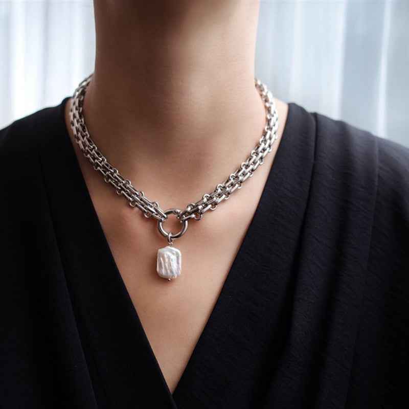 Baroque Pearls Necklace - Elegant Handmade Rectangular Jewelry - Vizimy
