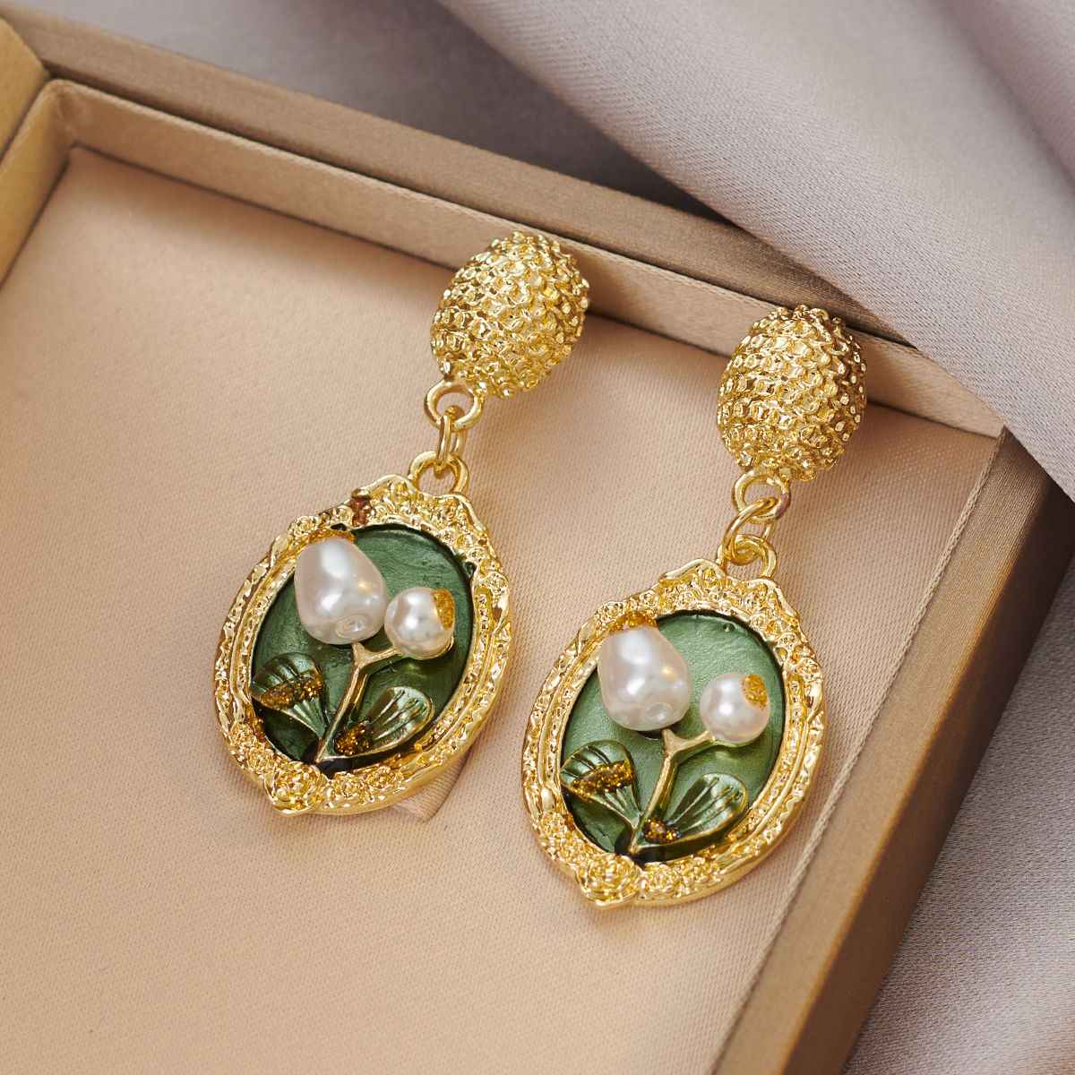 Baroque Pearls Earrings - Elegant Oil Painting Design - Vizimy