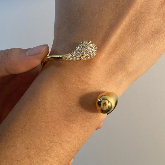 Bracelet With Diamond Water Drop