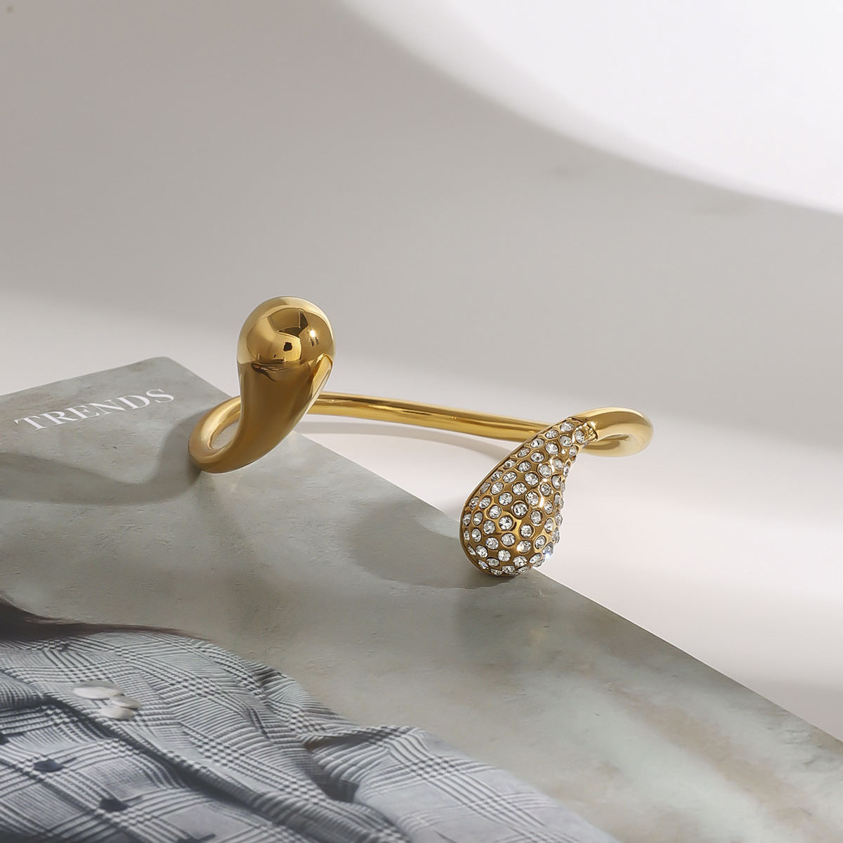 Bracelet With Diamond Water Drop