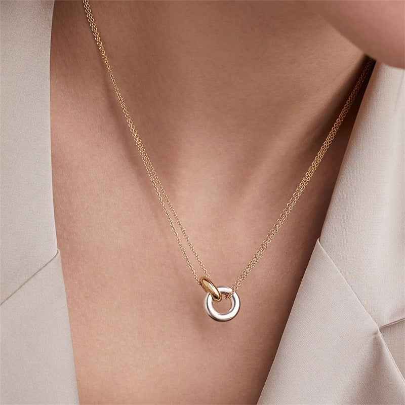 Geometric Round Pendant Necklace - Stylish and Modern Jewelry - Vizimy