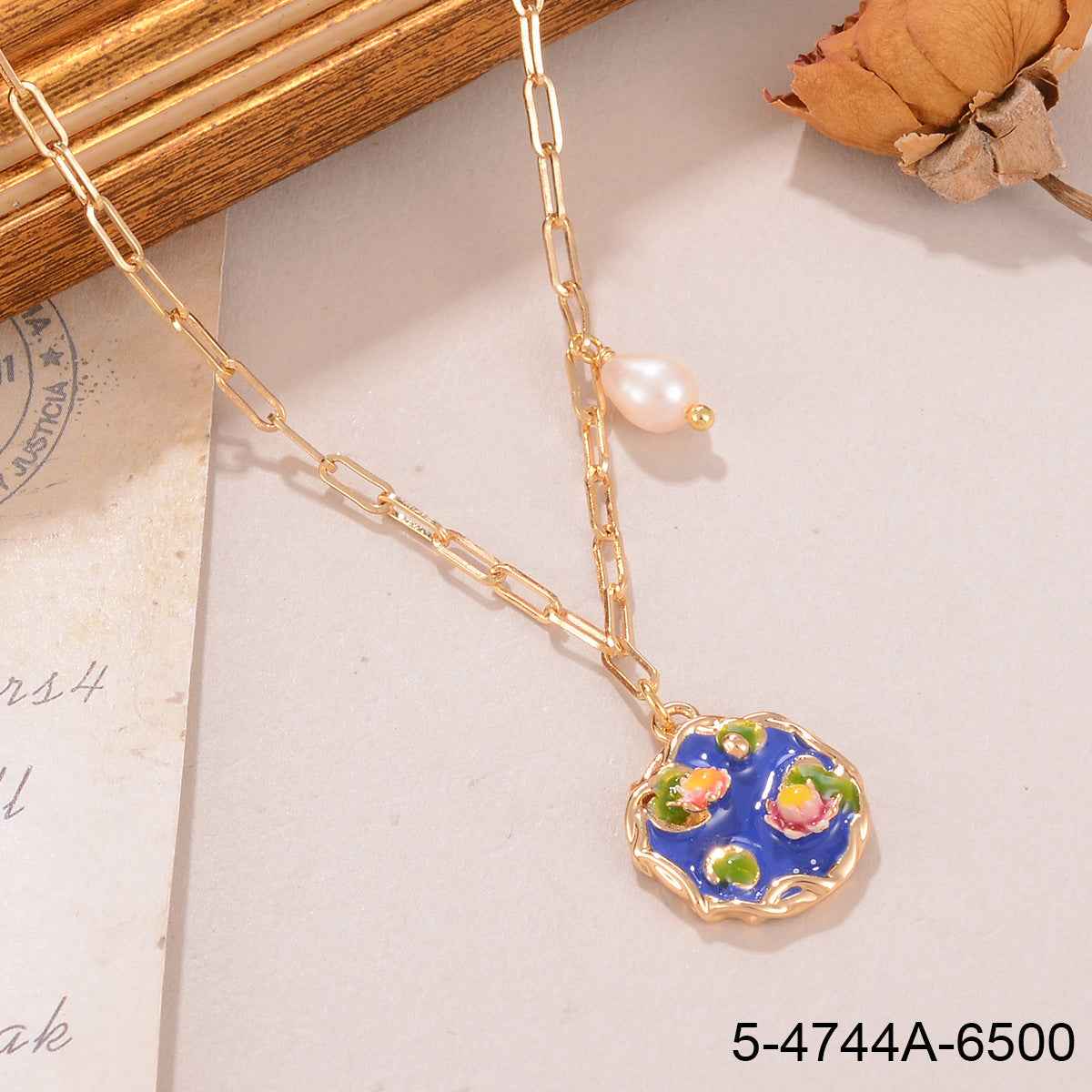 Jardin Monet Pearl Necklace Pendant - Elegant Floral Design - Vizimy