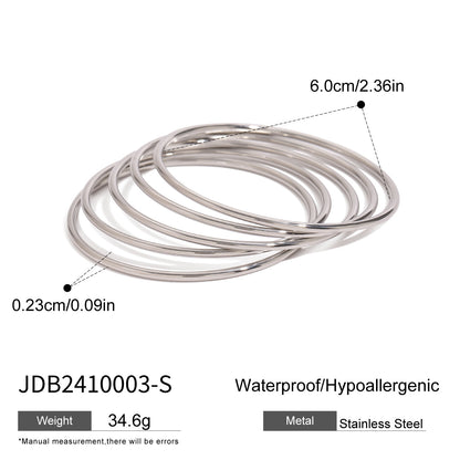 Minimalist Bracelet: Simple design, smooth lines, versatile for daily use.