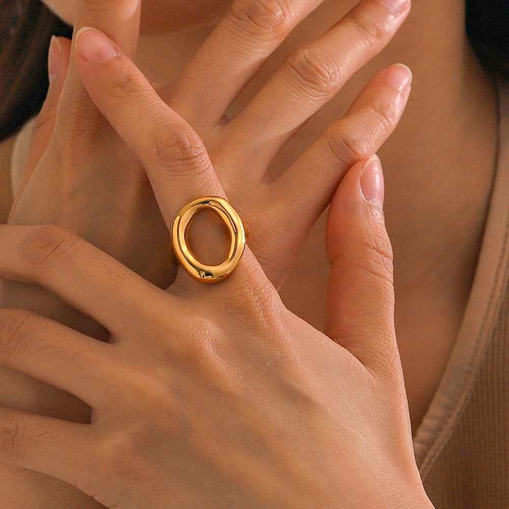 Oval Hollow Closed Ring - Elegant and Modern Design - Vizimy