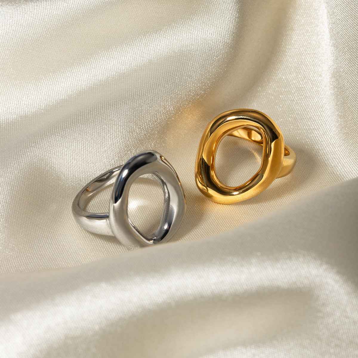 Oval Hollow Closed Ring - Elegant and Modern Design - Vizimy