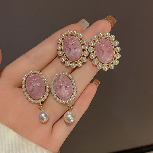 Unique light luxury earrings