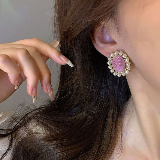 Unique light luxury earrings